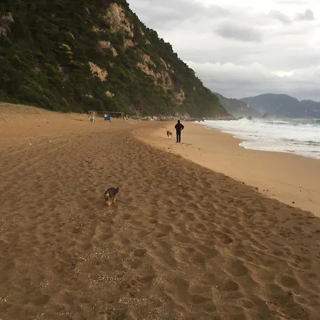 Zoe A Mountaintop Retreat *