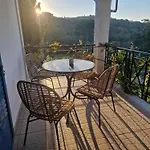 Zoe A Mountaintop Retreat Apartament *